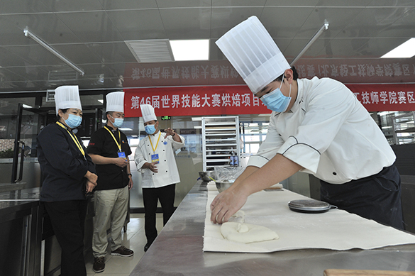 近日，第46届世界技能大赛烘焙项目北京市选拔赛在北京轻工技师学院举行。.JPG